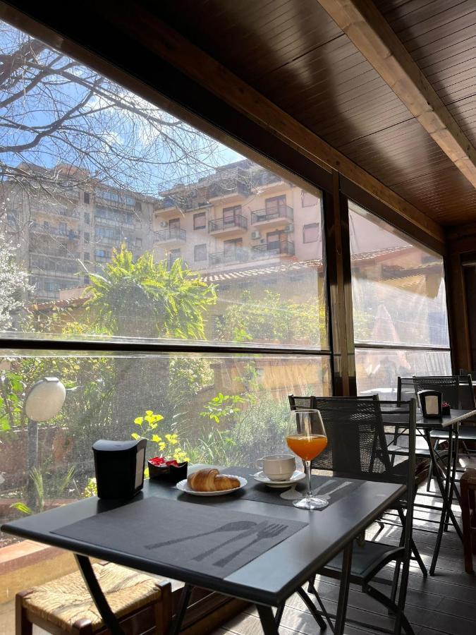 Hotel D'Orleans Palermo Luaran gambar