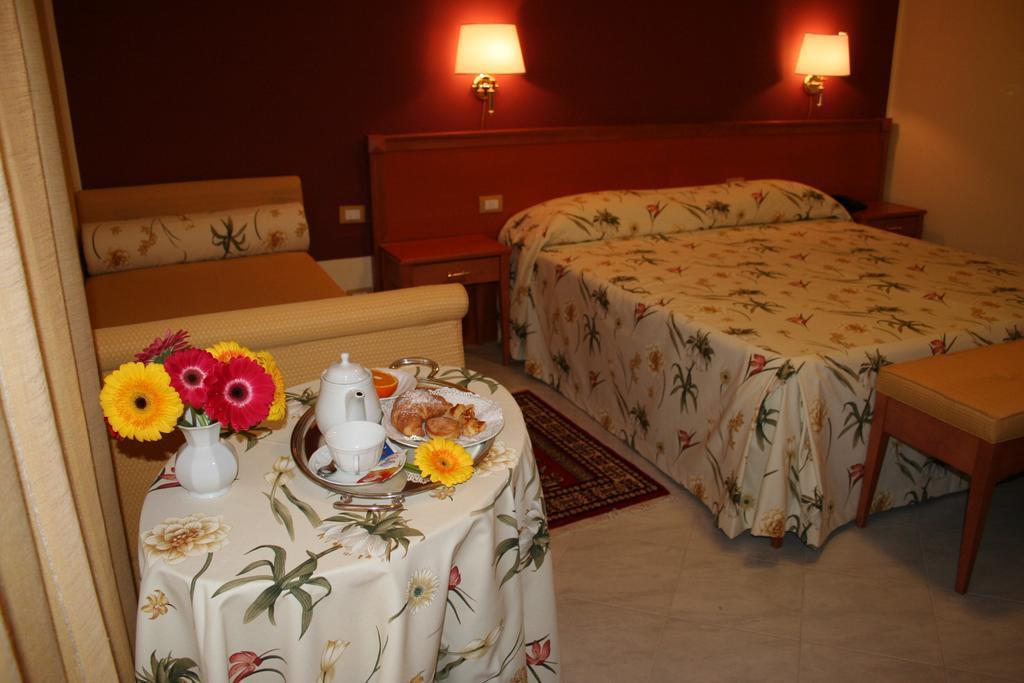 Hotel D'Orleans Palermo Luaran gambar